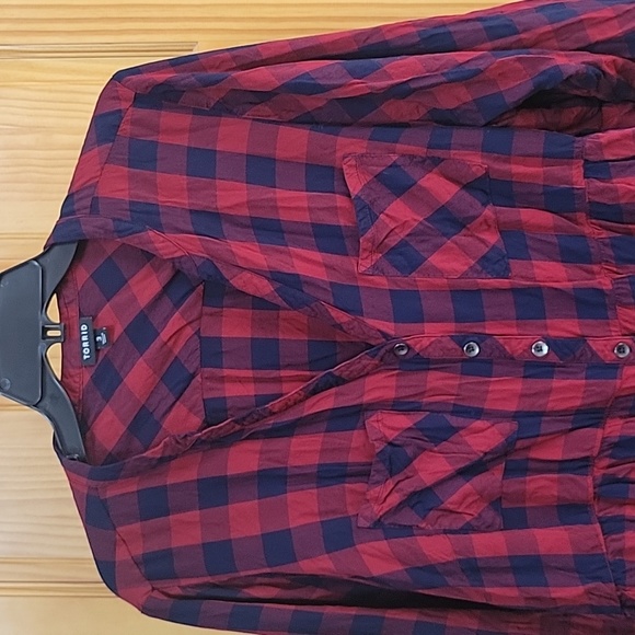 Torrid top - Picture 4 of 6